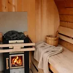 Bohemian Wellness Met Hottub & Sauna Ewijk