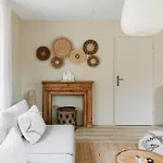 Bohemian Wellness Met Hottub & Sauna * Ewijk