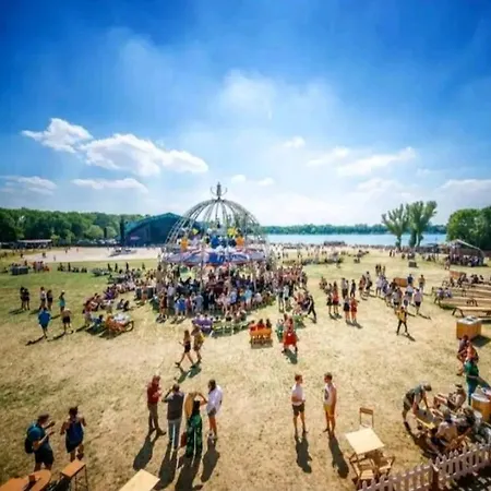 Bohemian Wellness Met Hottub & Sauna Дом отдыха