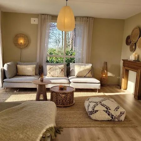 Bohemian Wellness Met Hottub & Sauna 度假居 Ewijk