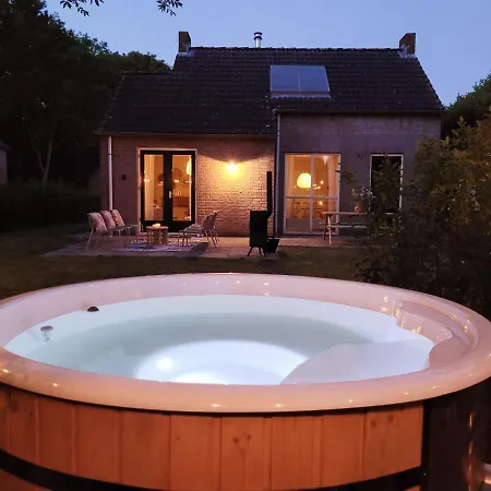 Bohemian Wellness Met Hottub & Sauna Дом отдыха