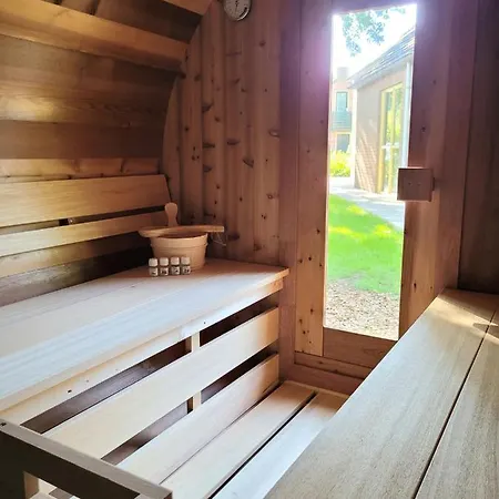 Bohemian Wellness Met Hottub & Sauna