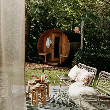 Bohemian Wellness Met Hottub & Sauna