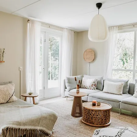 Bohemian Wellness Met Hottub & Sauna Ferienhaus *