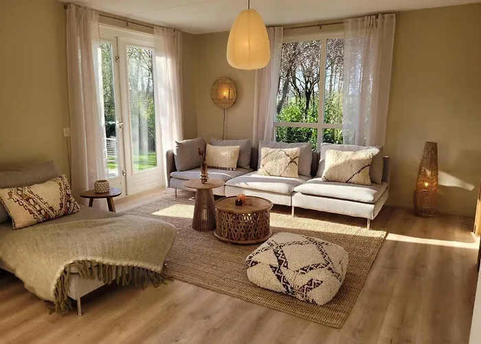 Bohemian Wellness Met Hottub & Sauna Сasa de vacaciones Ewijk