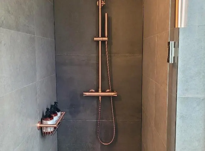 Bohemian Wellness Met Hottub & Sauna * Ewijk