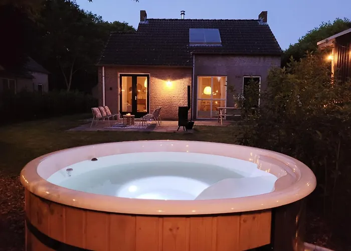 Bohemian Wellness Met Hottub & Sauna Сasa de vacaciones