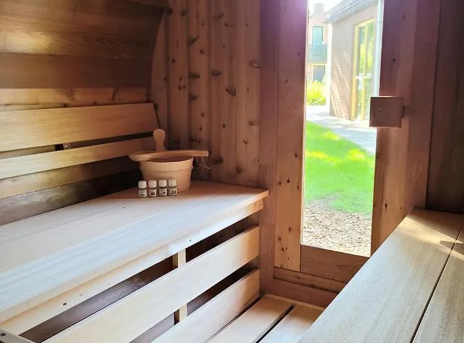Bohemian Wellness Met Hottub & Sauna