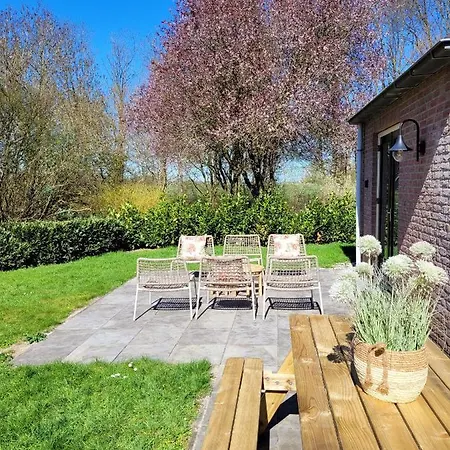 Holiday home Bohemian Wellness Met Hottub & Sauna *