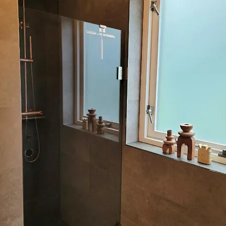 Bohemian Wellness Met Hottub & Sauna * Ewijk