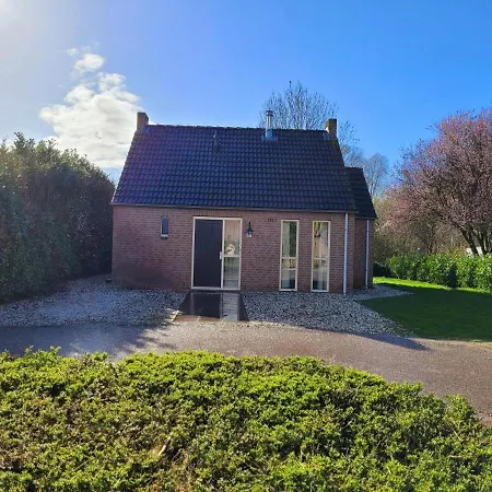 Bohemian Wellness Met Hottub & Sauna Ewijk