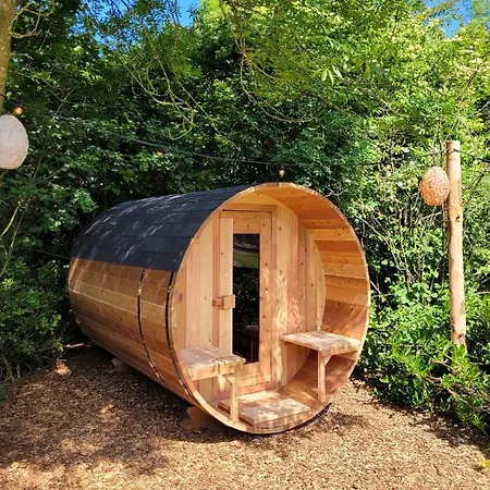 Bohemian Wellness Met Hottub & Sauna * Ewijk