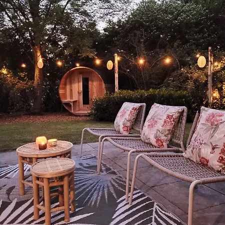 Bohemian Wellness Met Hottub & Sauna Holiday home *