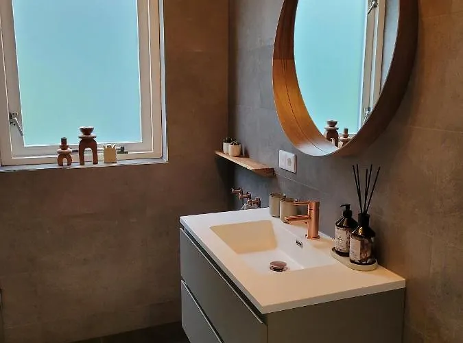 Holiday home Bohemian Wellness Met Hottub & Sauna *