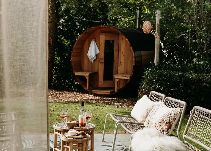 Bohemian Wellness Met Hottub & Sauna