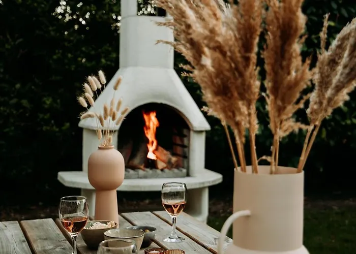 Semesterbostad Bohemian Wellness Met Hottub & Sauna